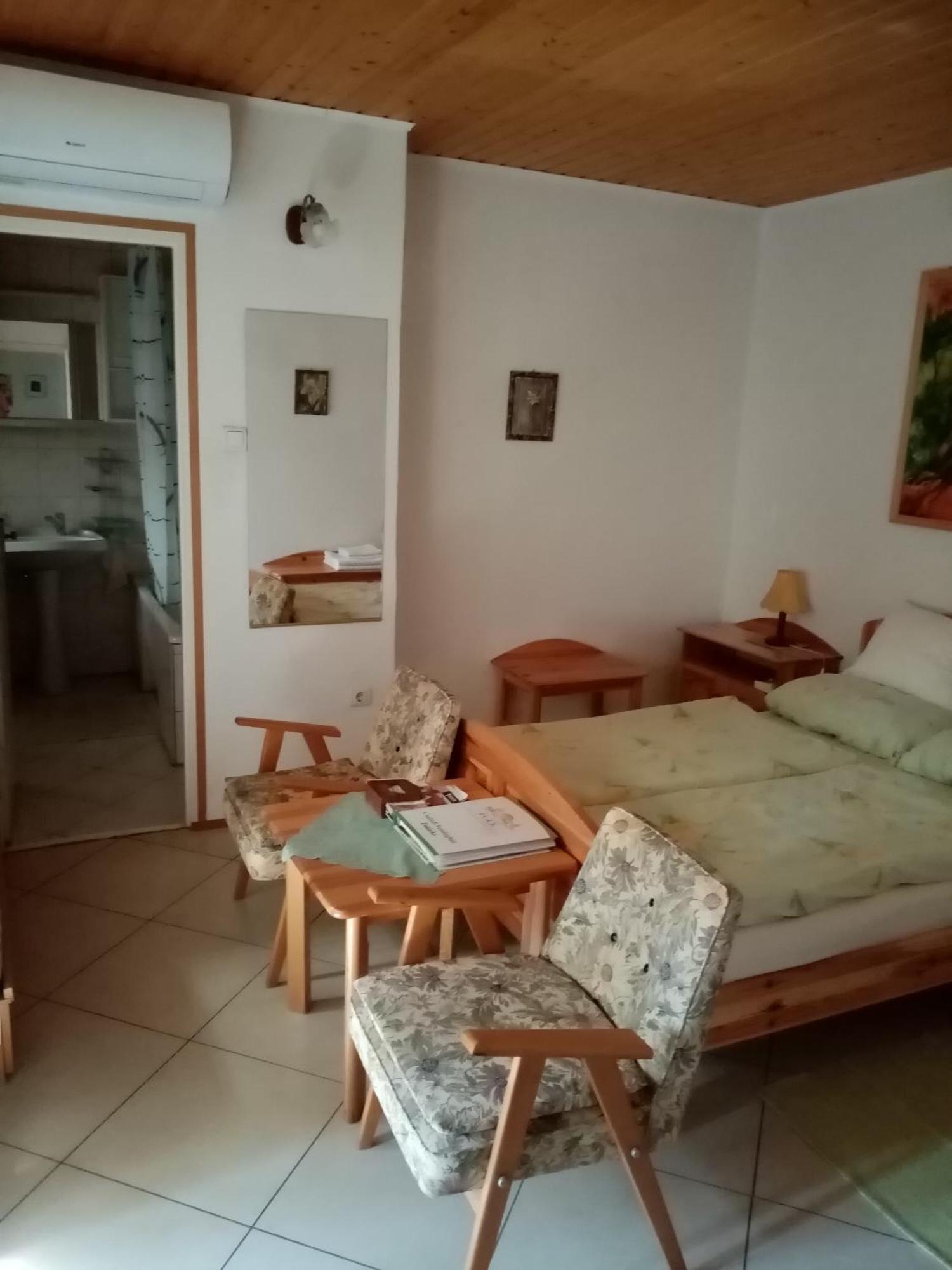 Családi Vendégház Eger Extérieur photo