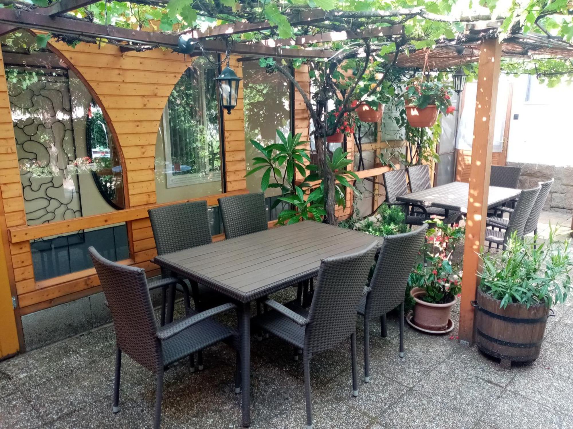 Családi Vendégház Eger Extérieur photo