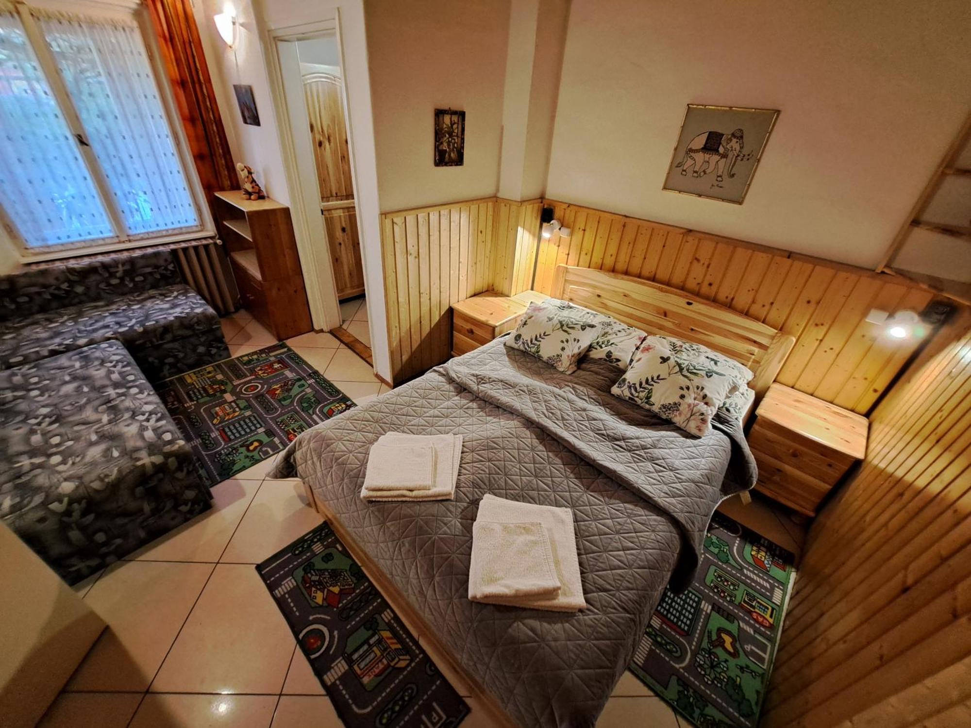 Családi Vendégház Eger Extérieur photo