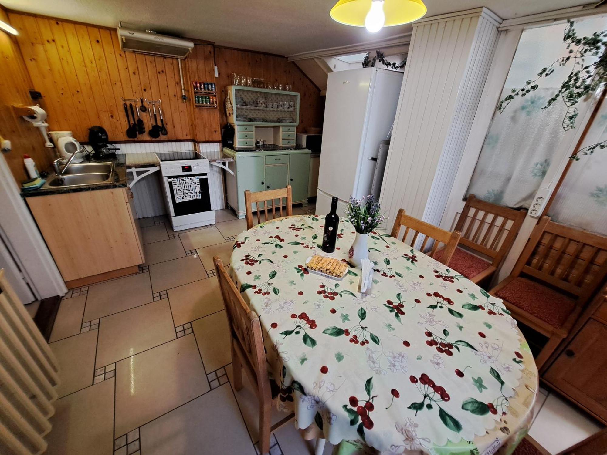 Családi Vendégház Eger Extérieur photo