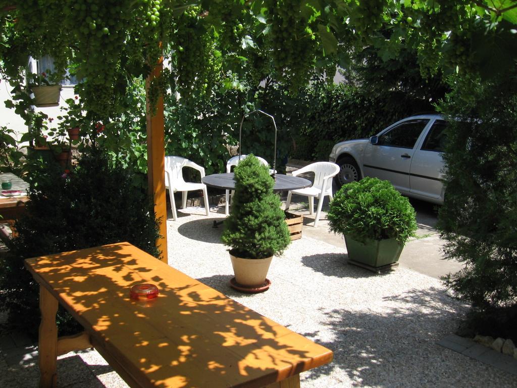 Családi Vendégház Eger Extérieur photo