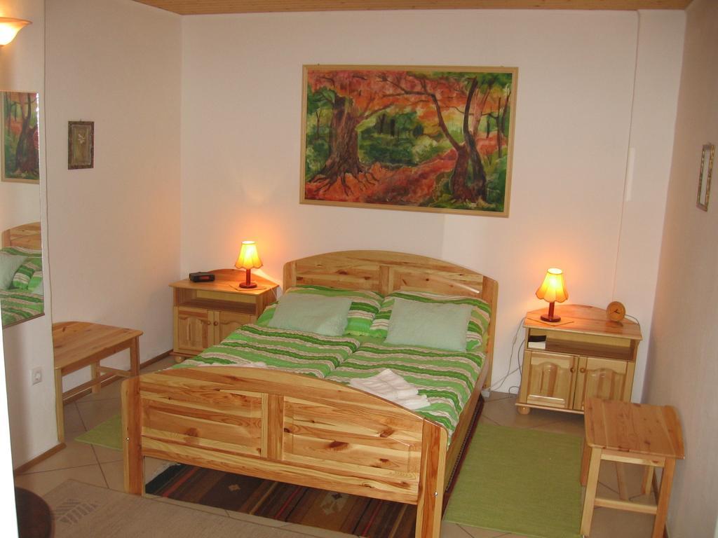 Családi Vendégház Eger Chambre photo